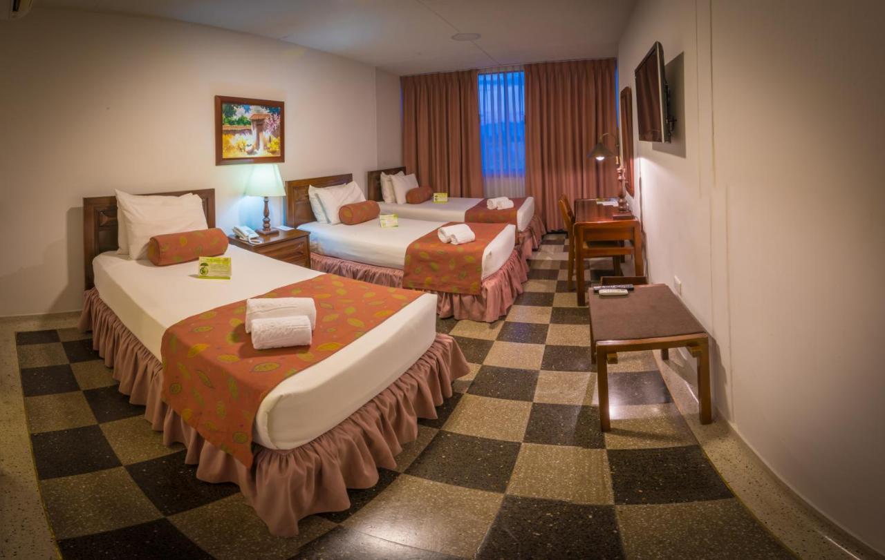 נייבה Hotel Chicala מראה חיצוני תמונה