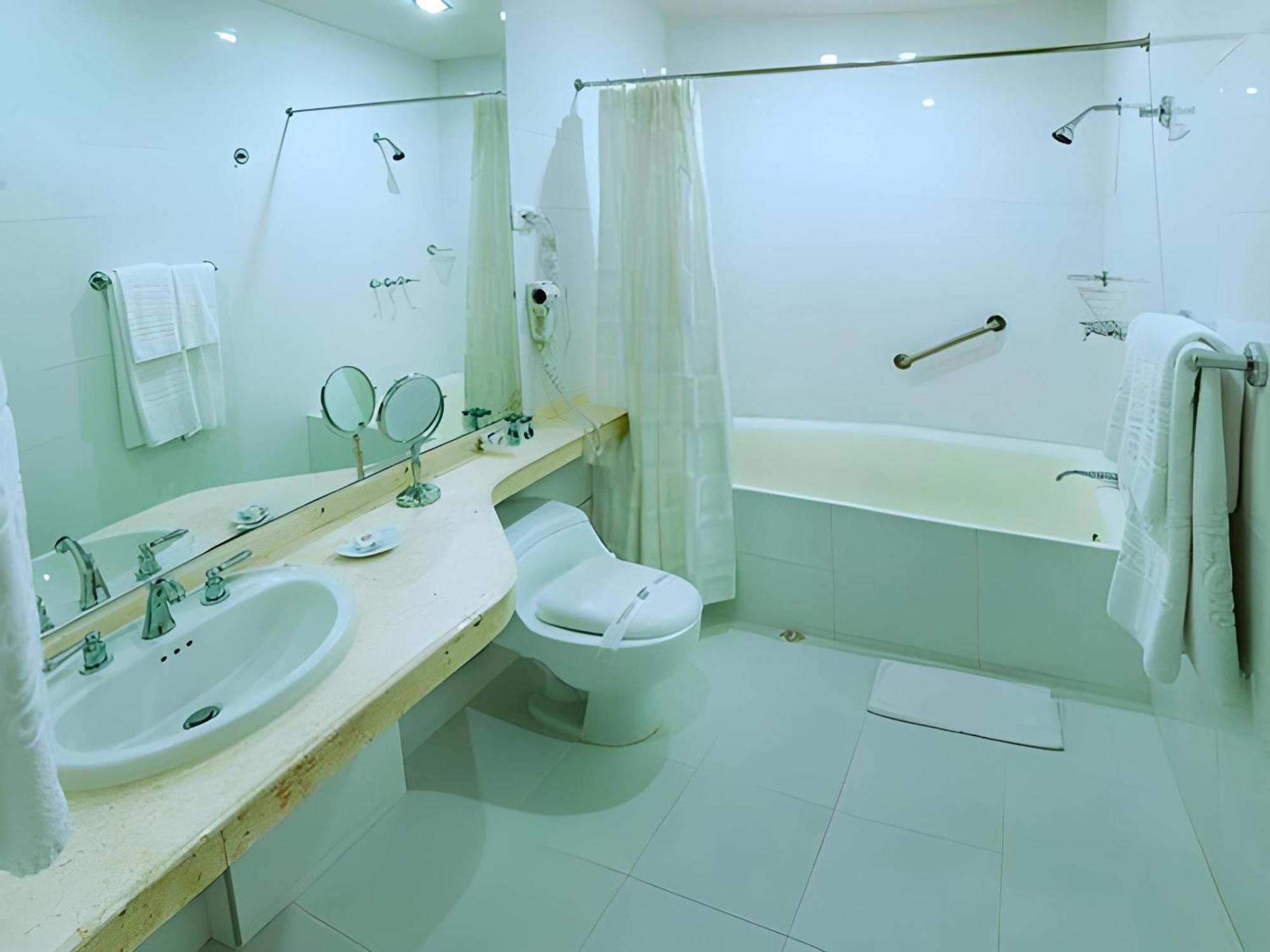 נייבה Hotel Chicala מראה חיצוני תמונה