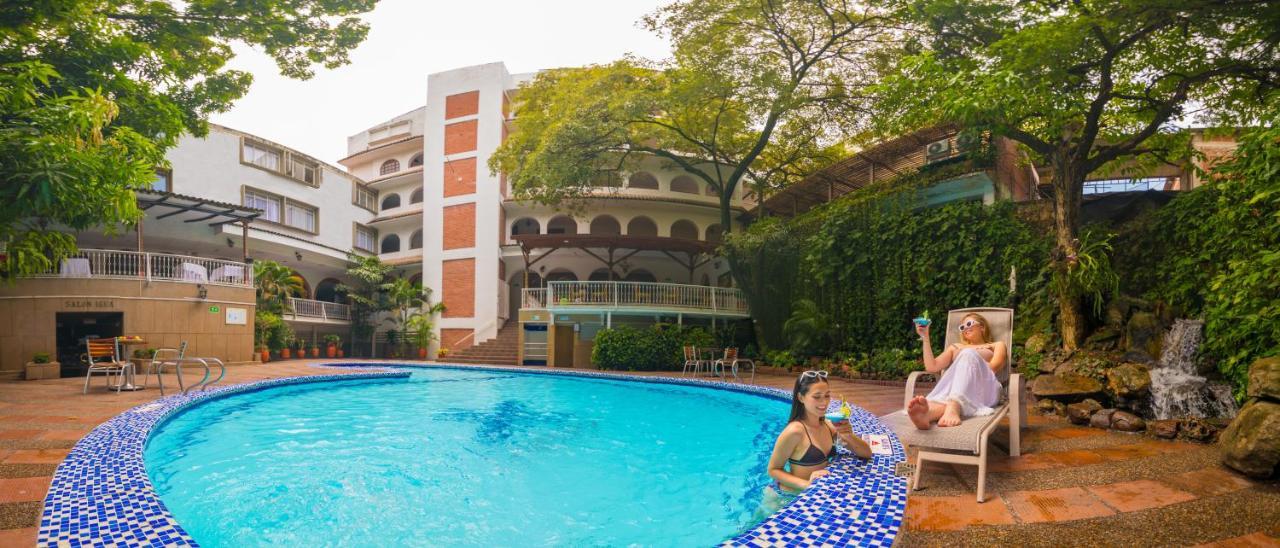 נייבה Hotel Chicala מראה חיצוני תמונה
